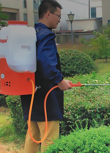 كيف يعتني المزارعون بالرشاشات؟